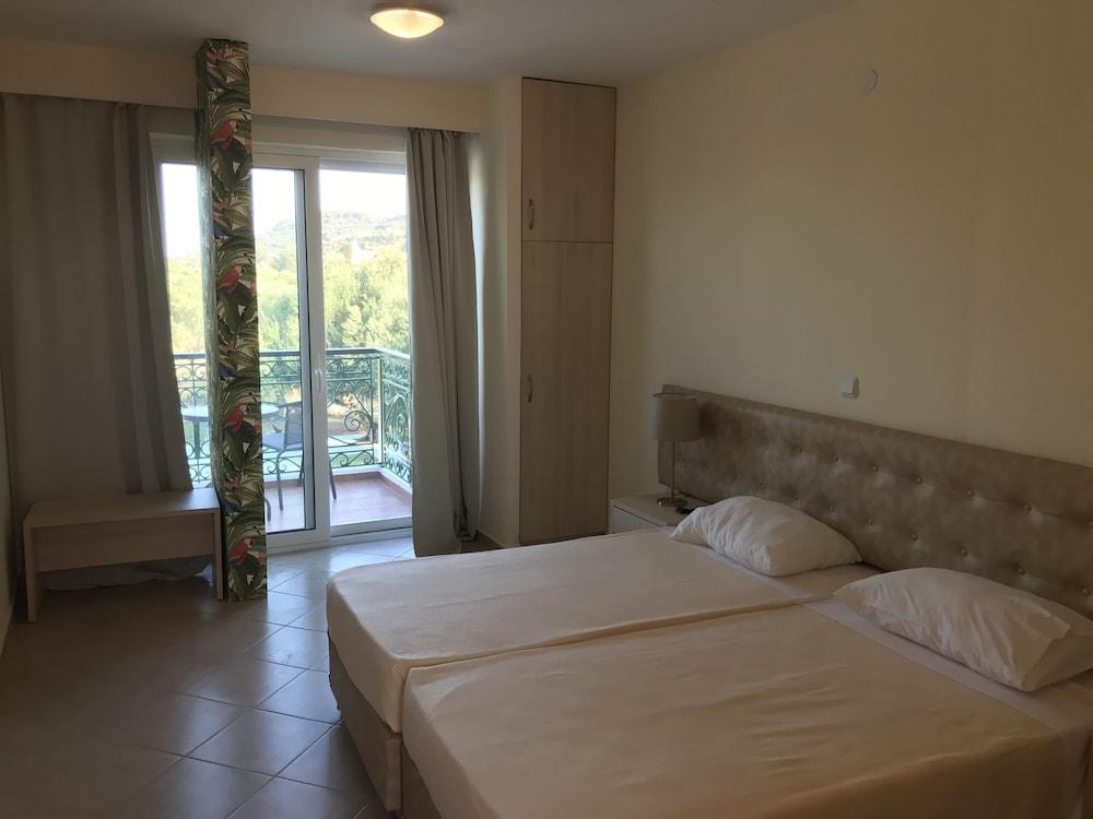סבורונטה Ai Helis Resort מראה חיצוני תמונה