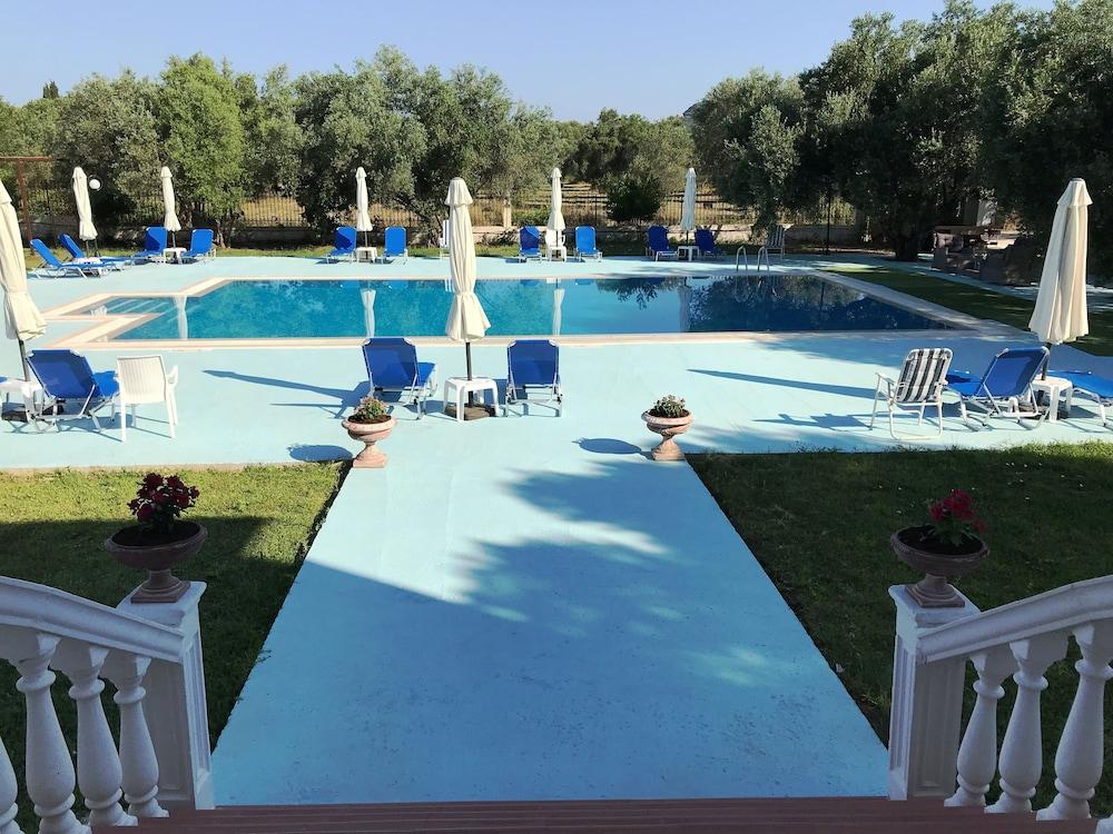 סבורונטה Ai Helis Resort מראה חיצוני תמונה